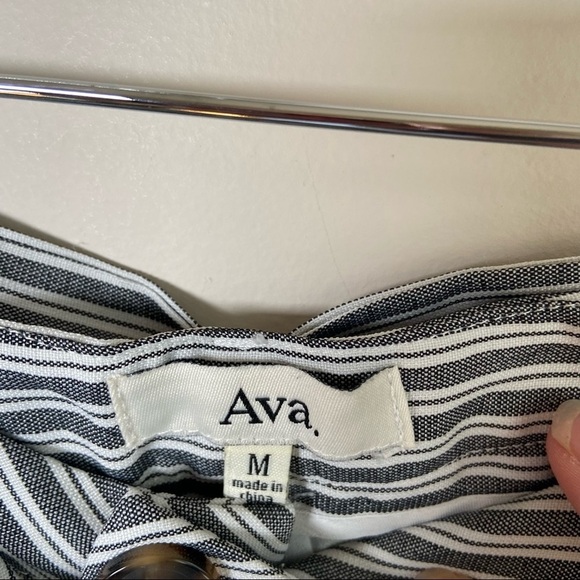 Ava. Vertical Striped Tie Belt Paper Bag Shorts High Waist Grey White Medium - Picture 6 of 7